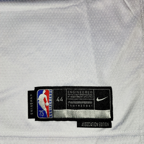 Chicago Bulls Michael Jordan Jersey - Picture 2 of 4